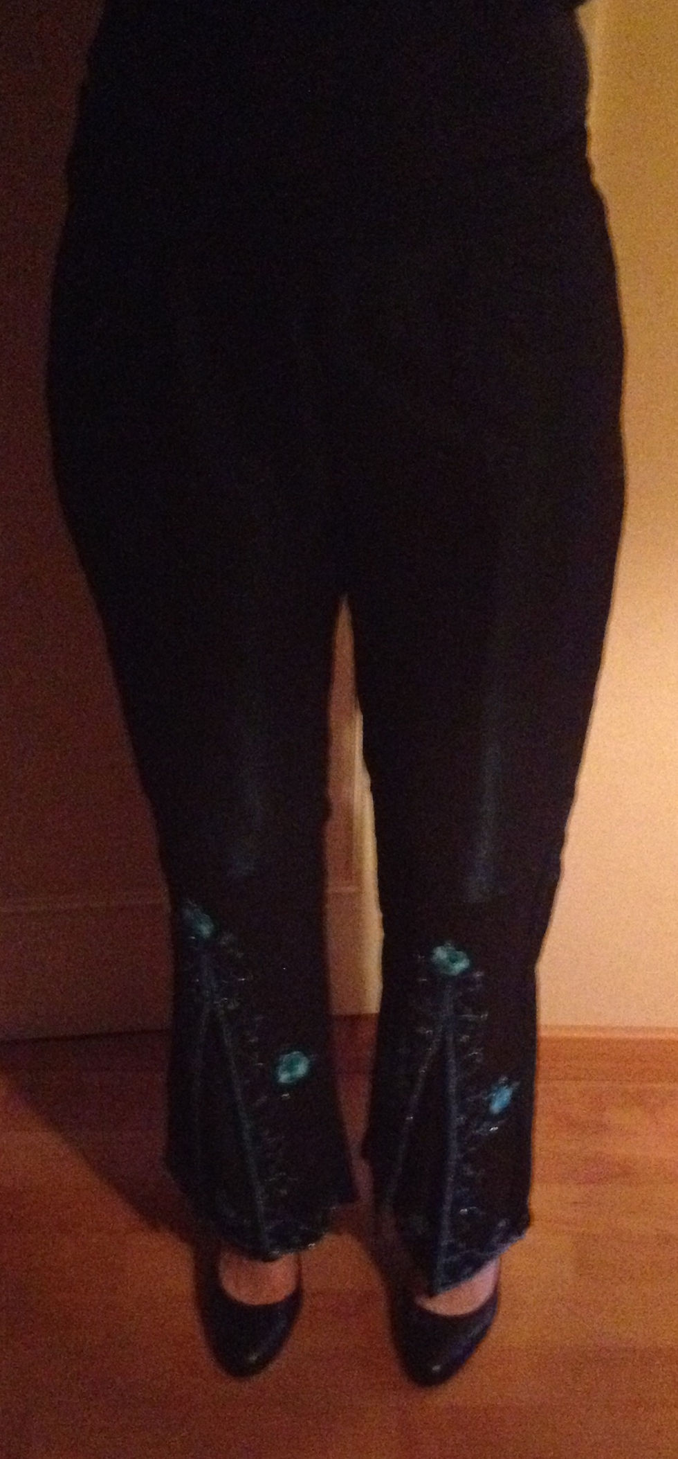 Miniature : Pantalon indien brodé de perles turquoises