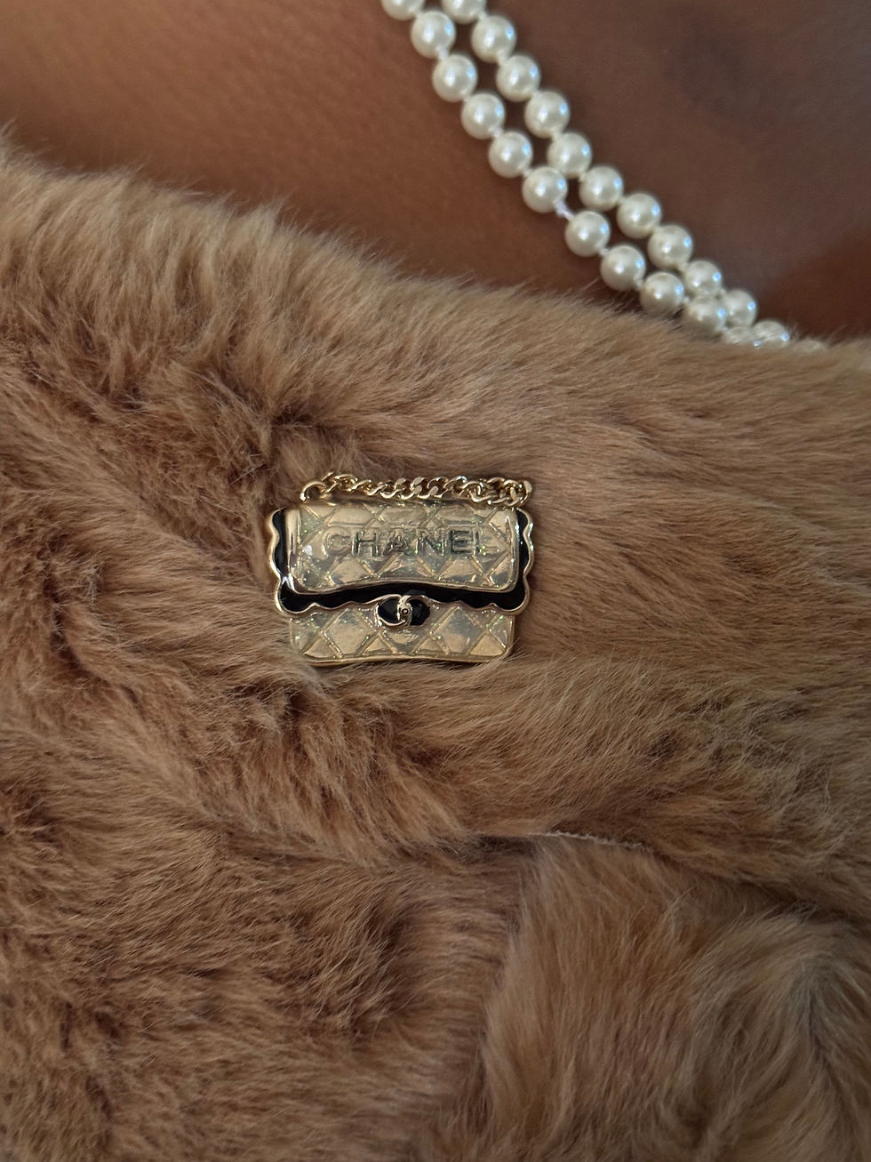 Thumbnail: Cc handbag brooch pin 