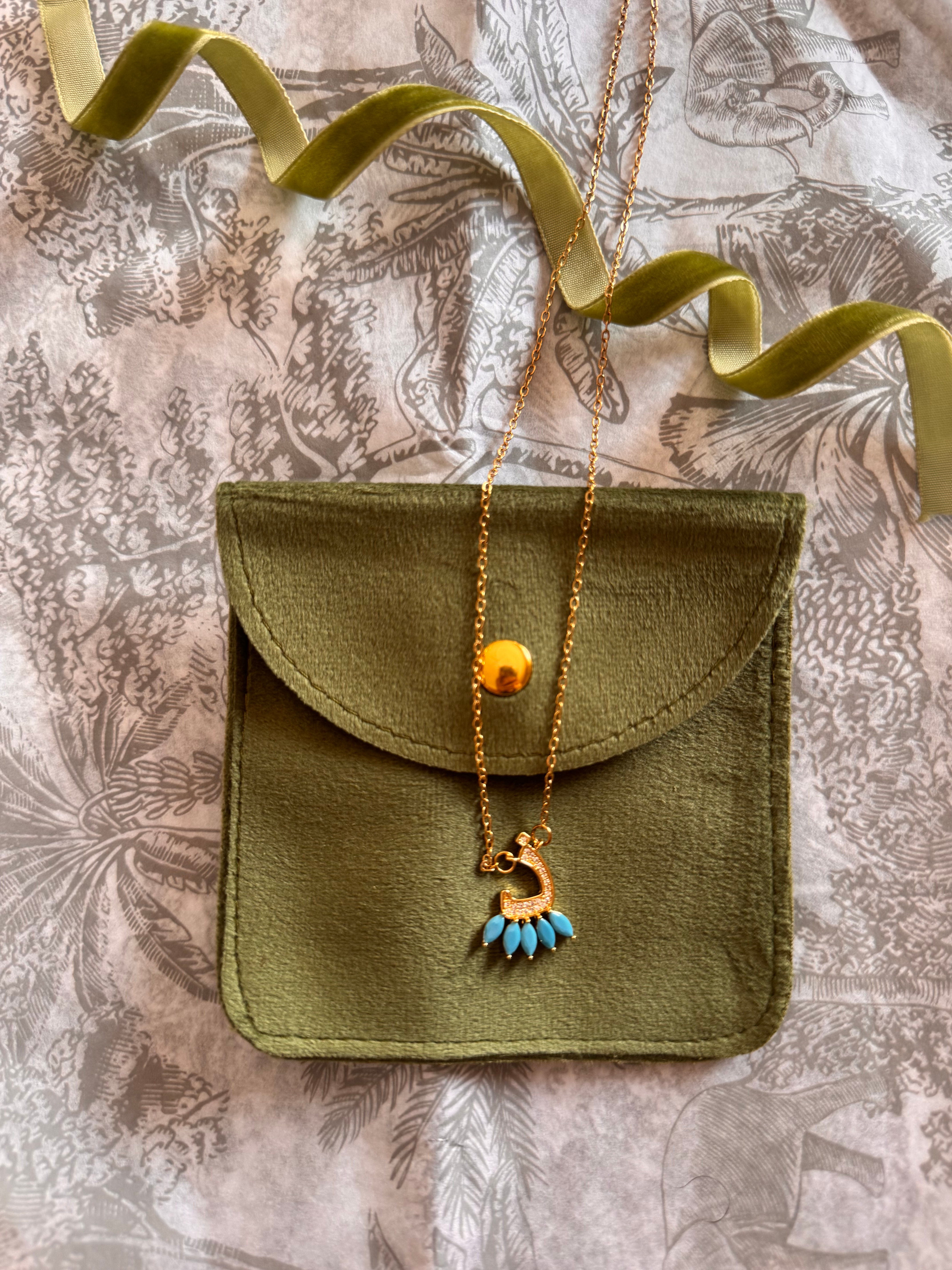 The clique necklace zal “Z”