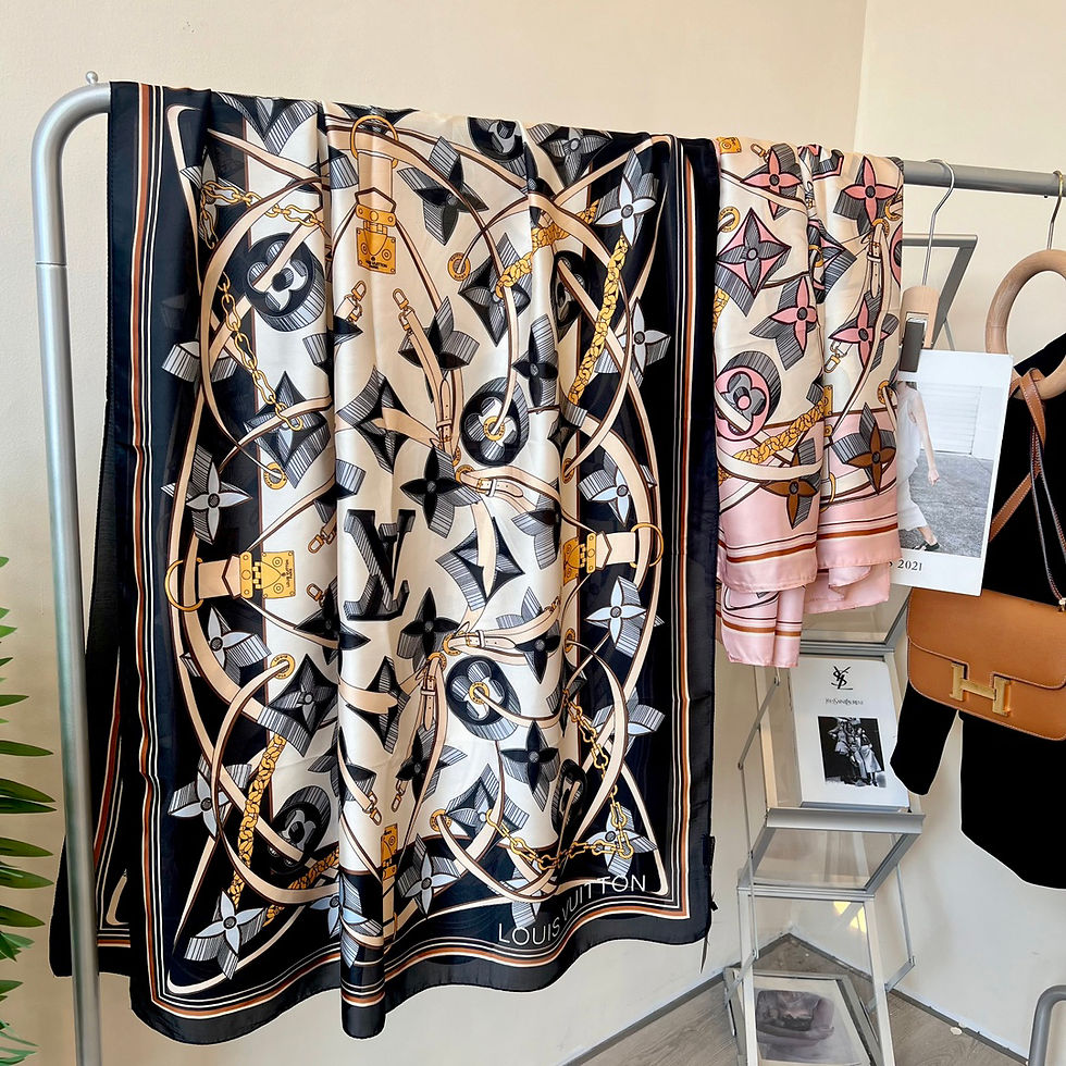 Thumbnail: Lv rectangle scarf 