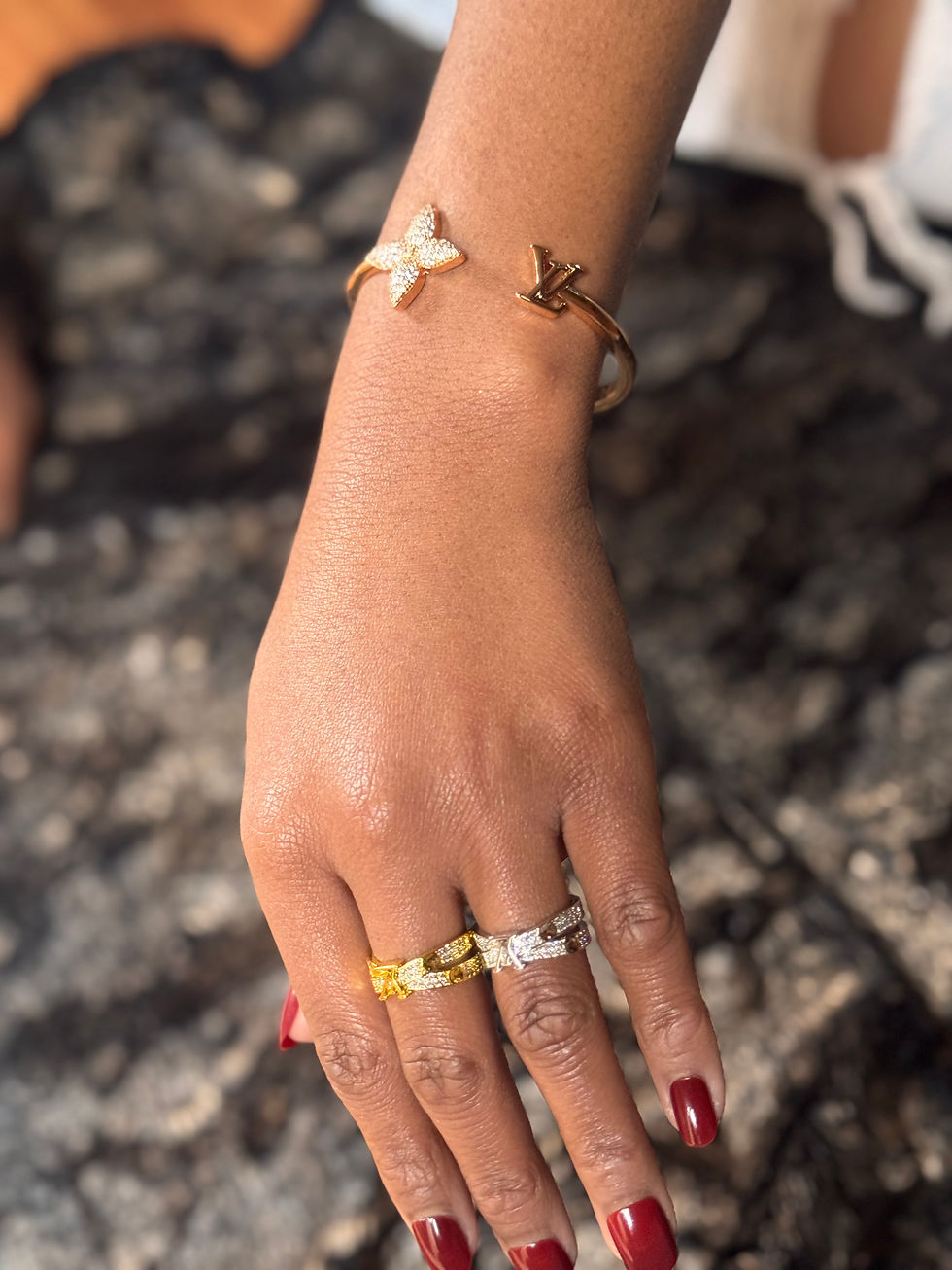 Thumbnail: Lv Rose Gold cuff bracelet 