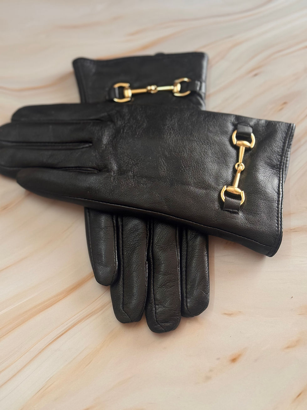 Thumbnail: Gg inspired glove 