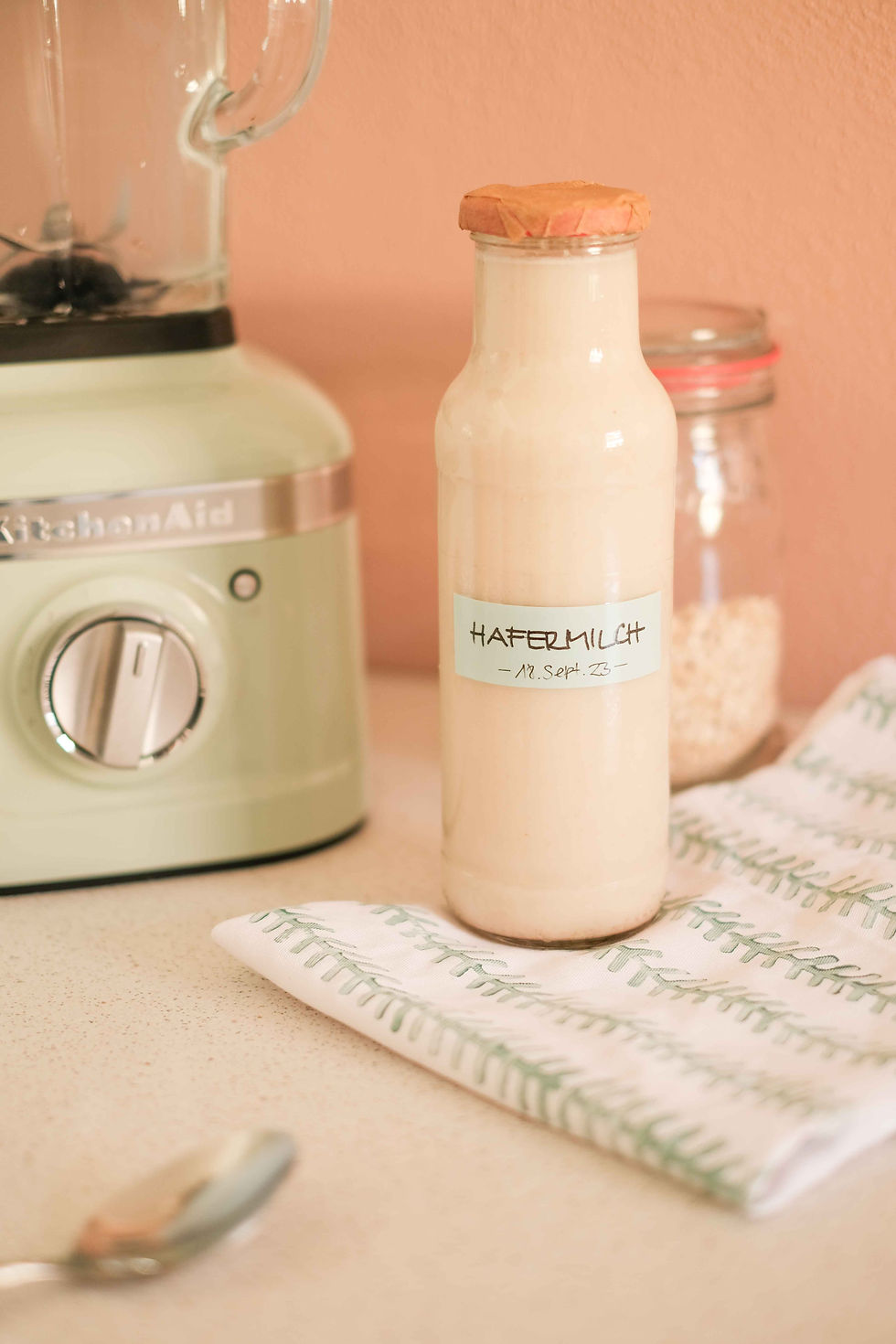 Hafermilch selber machen, Geschirrtuch, Mixer von KitchenAid