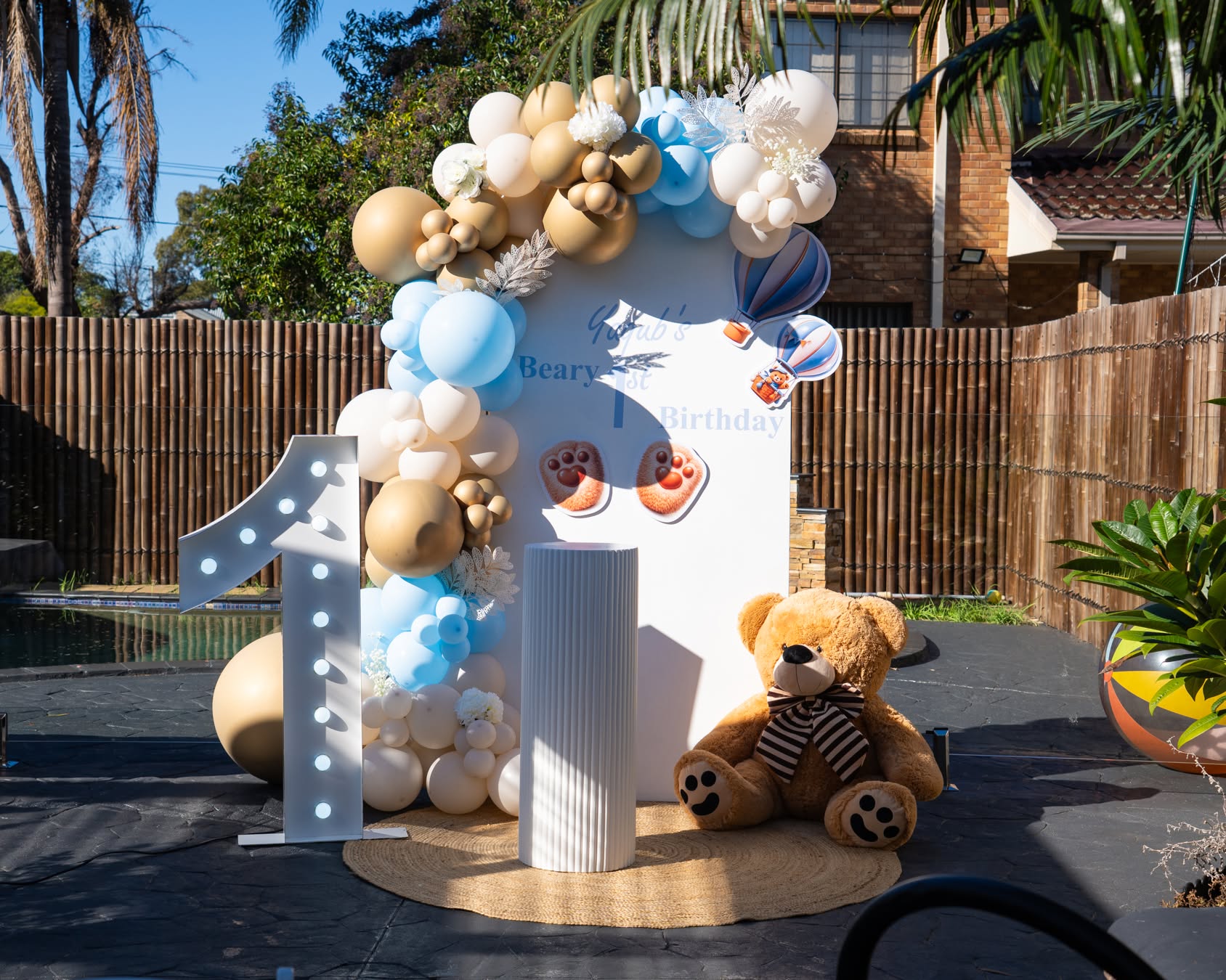 Party Pop Kids premium balloon styling and event backdrop
