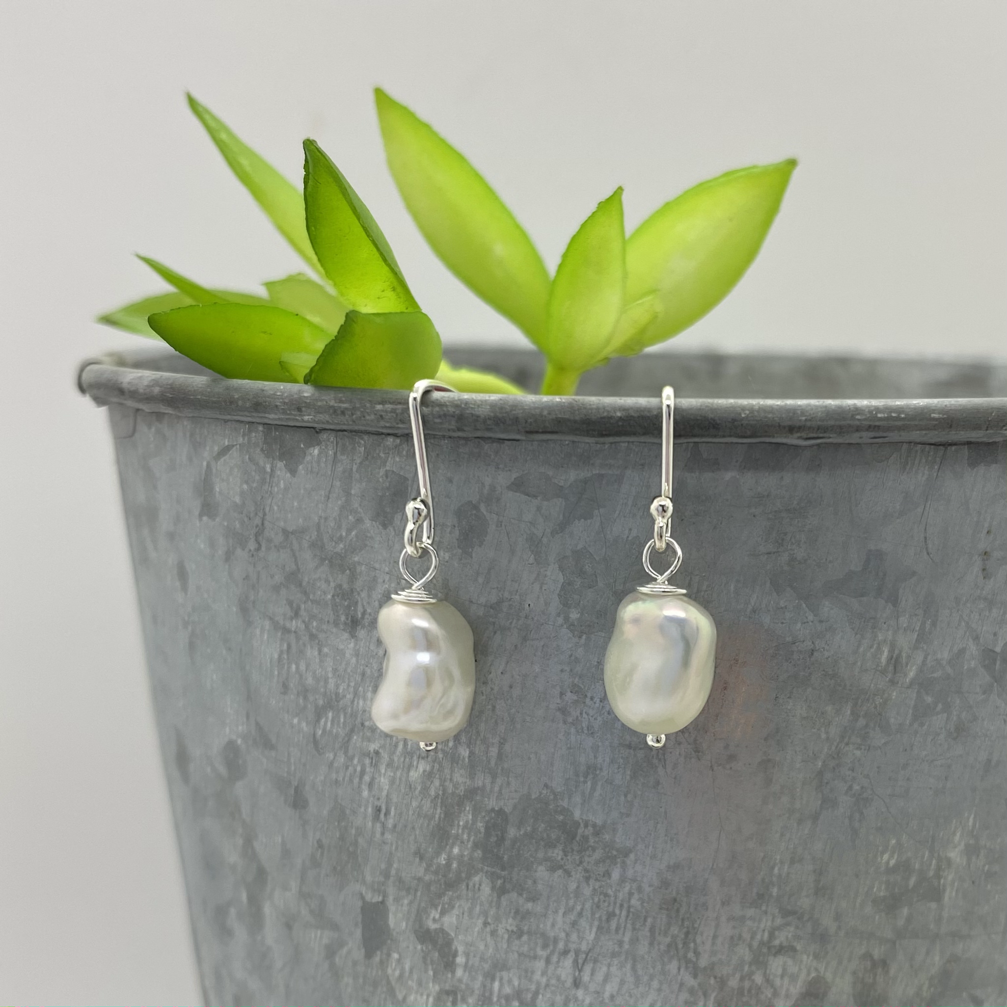 Mia Pearl Earrings
