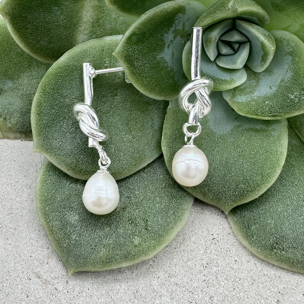 Thumbnail: Lovers' Loop Pearl Earrings