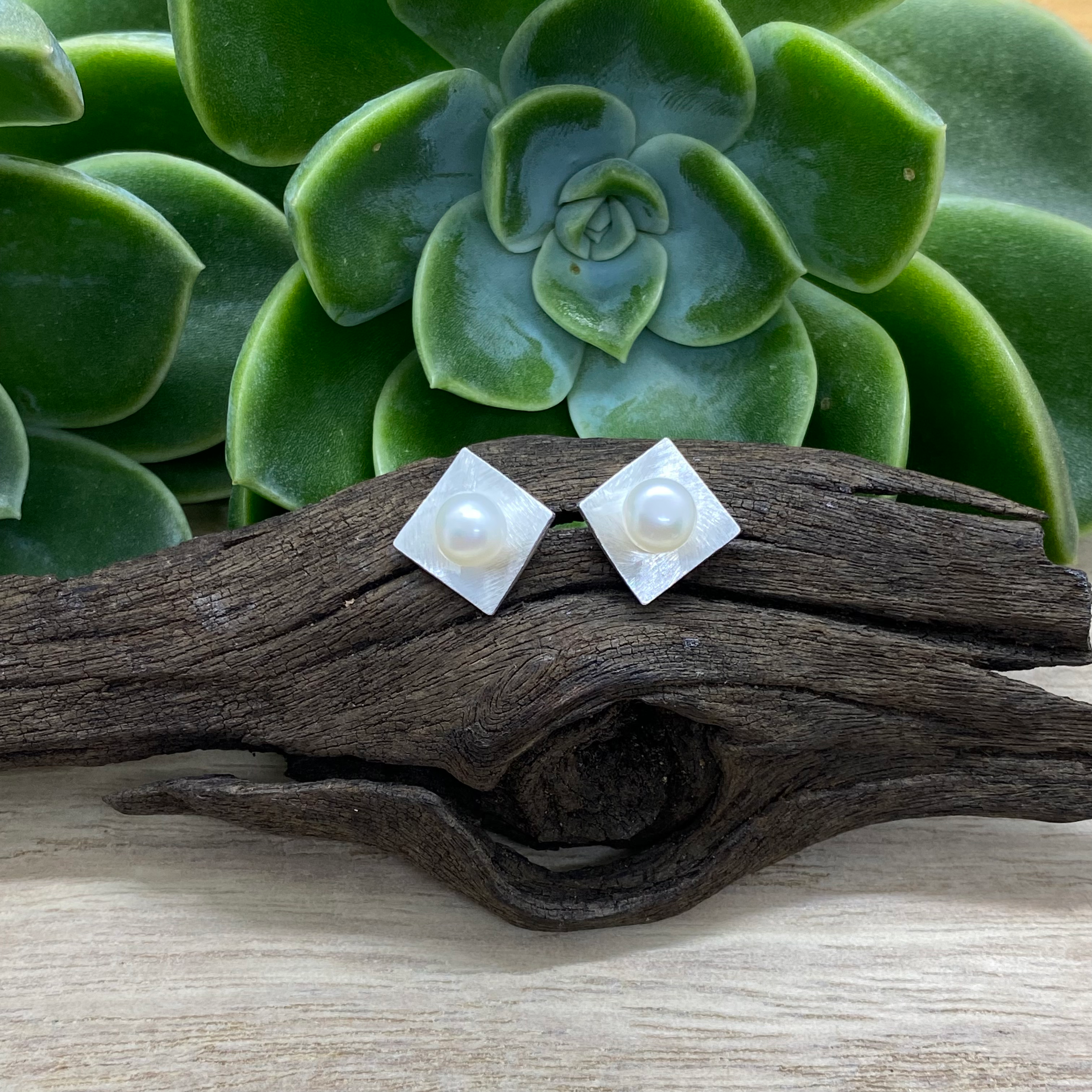 Surika Pearl Stud Earrings