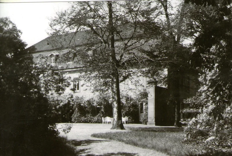 Historical photo of Gleina Castle, park view