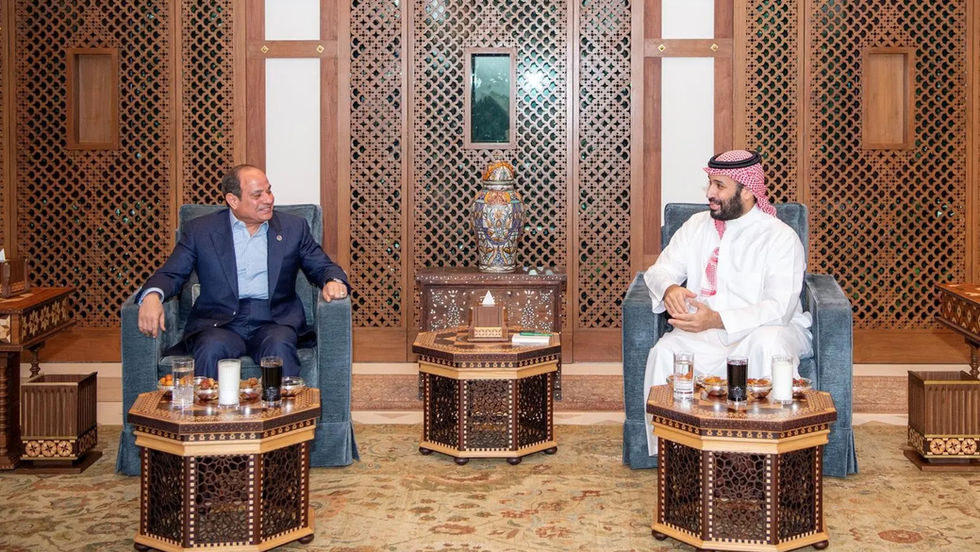 Saudi Crown Prince meets Egypt’s President El-Sisi at iftar in Jeddah