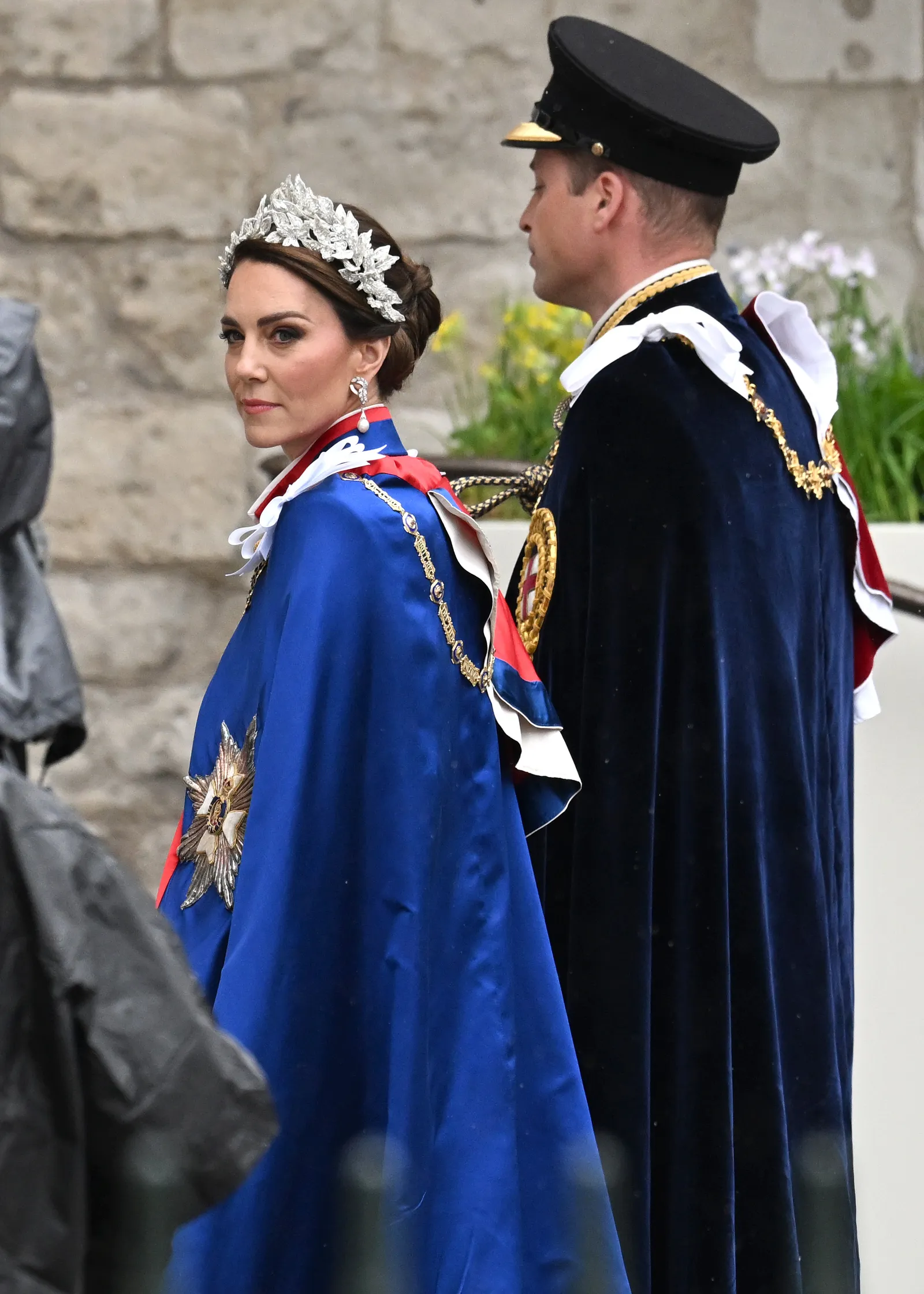 Coroana De Flori Purtată De Prințesa Charlotte Este Un Omagiu Adus Bunicului Și Mamei Ei