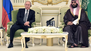 Saudi Crown Prince, Russian President Putin Discuss Peace Efforts and Bilateral Cooperation