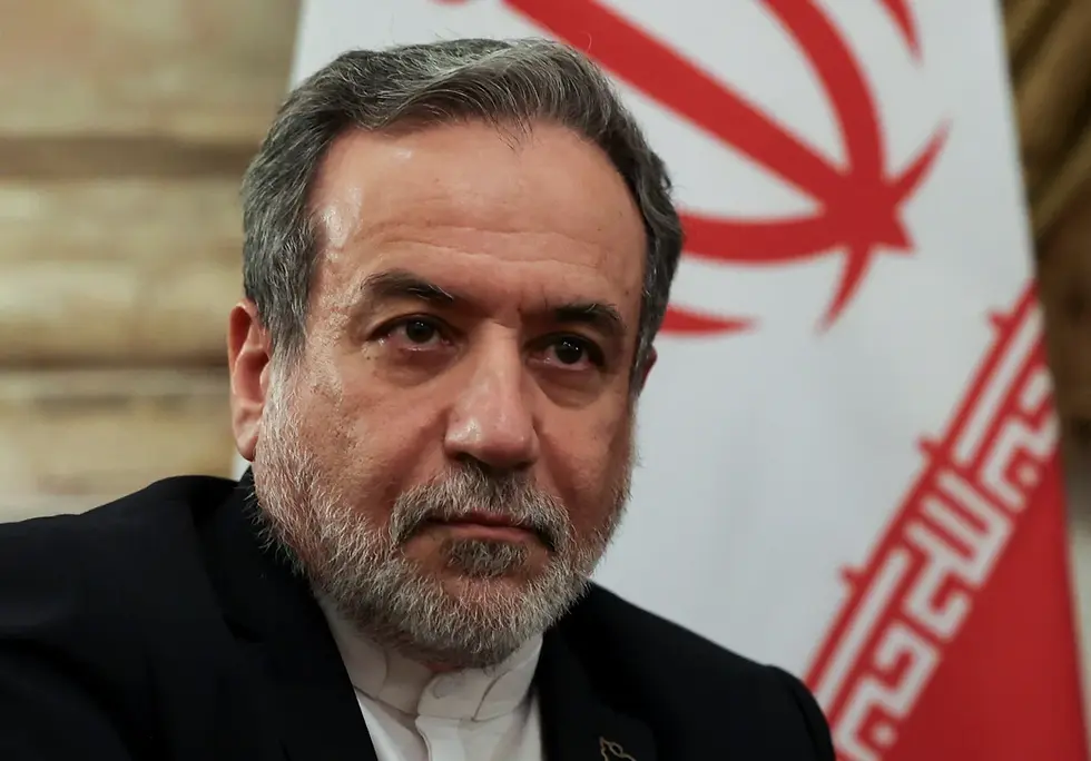 Iran foreign minister holds calls with regional counterparts on latest developments