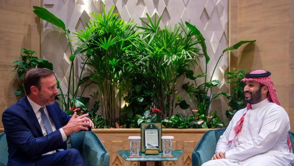 Saudi Crown Prince Meets US Senator Chris Murphy in Riyadh