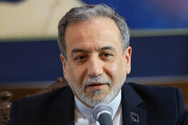 Iranian Foreign Minister Urges Halt to Israeli Attacks on Lebanon in Regional Calls