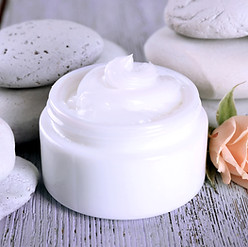 Trattamenti viso salute bellezza crema