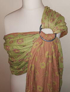 didymos daisy side.jpg