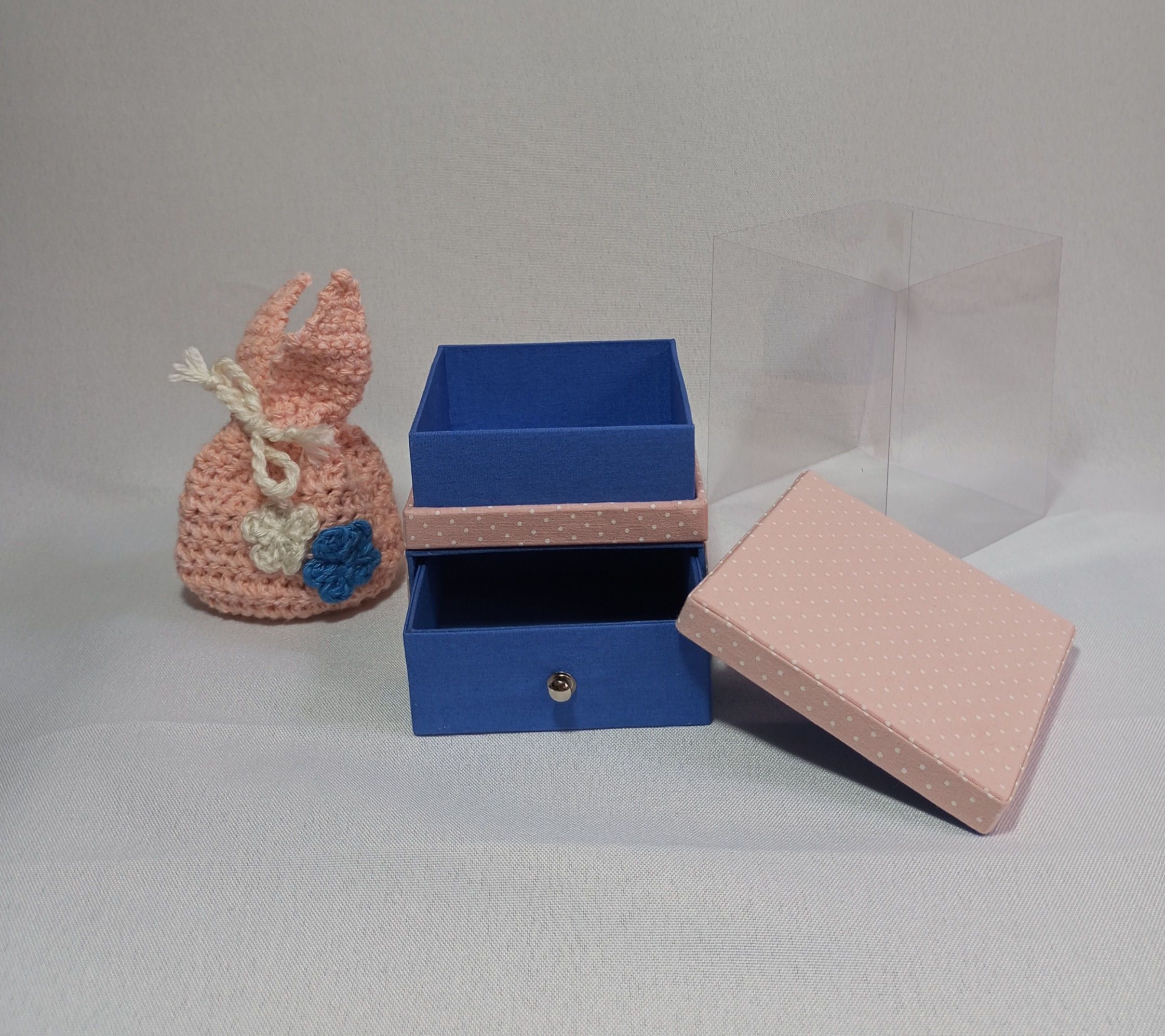 Caixa Acetato/ Porta Joia - Tam. P com trouxinha em crochê