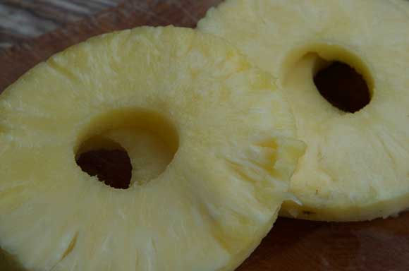 Verse ananas van de Rotterdamse markt