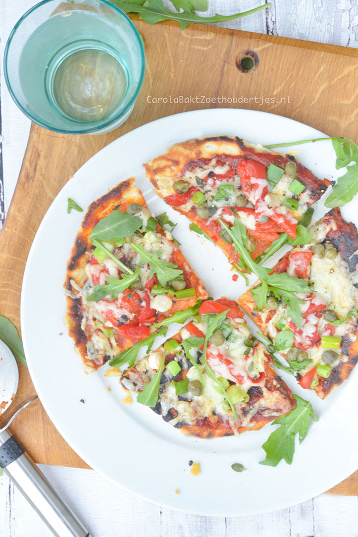 Snelle panpizza met zelfrijzend bakmeel