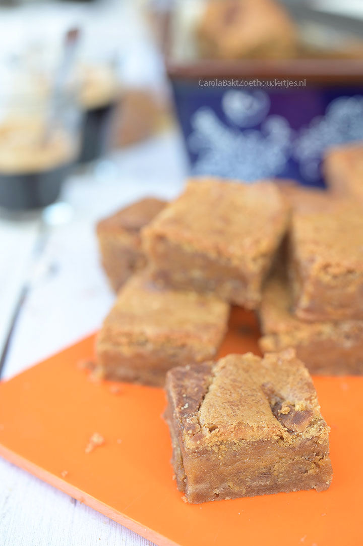 Blondies met stroopwafel