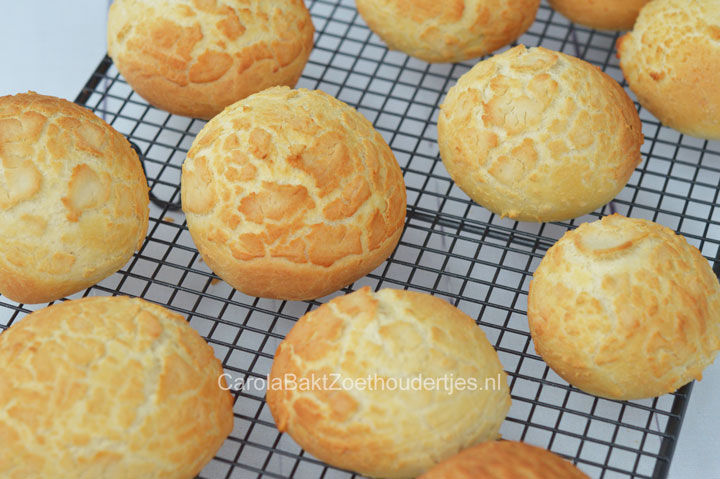 Tijgerbolletjes maken met papje bovenop brood