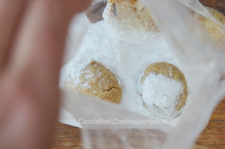 Boterballen met pecannoten een recept uit de koekjesclub