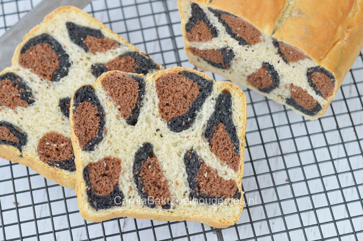 brood met jaguar patroon van natuurlijke kleurstoffen