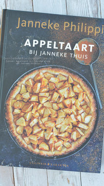 Appeltaart bij Janneke Philippi thuis