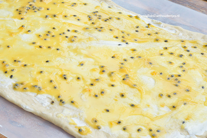passievruchtencurd op roomkaas
