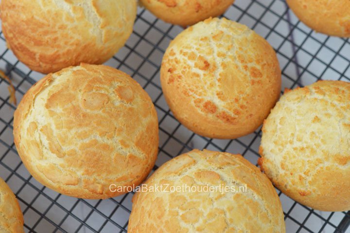 Tijgerbolletjes maken met papje bovenop brood