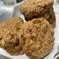 oatmeal raisin cookie