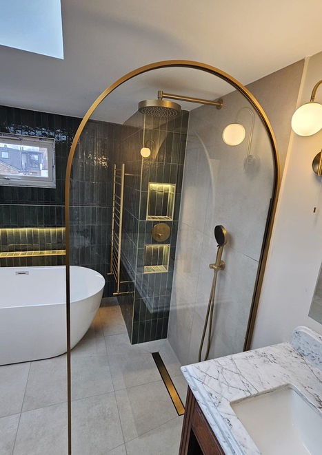 Luxury bathroom decorator london