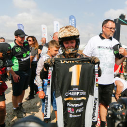 KADINLARDA DUNCAN ŞAMPİYON