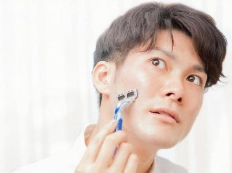 【髭剃りで肌がボロボロ。それ、努力じゃなく負担です】