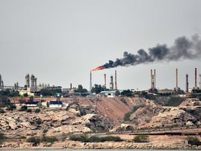 Kremlin responds to Khamenei speculation, Trump eyes taking Iranian oil hub, Israel invades Lebanon (VIDEO)