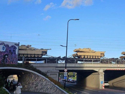 Trainload U.S. Tanks Seen in Estonia Moving Toward Russia Border