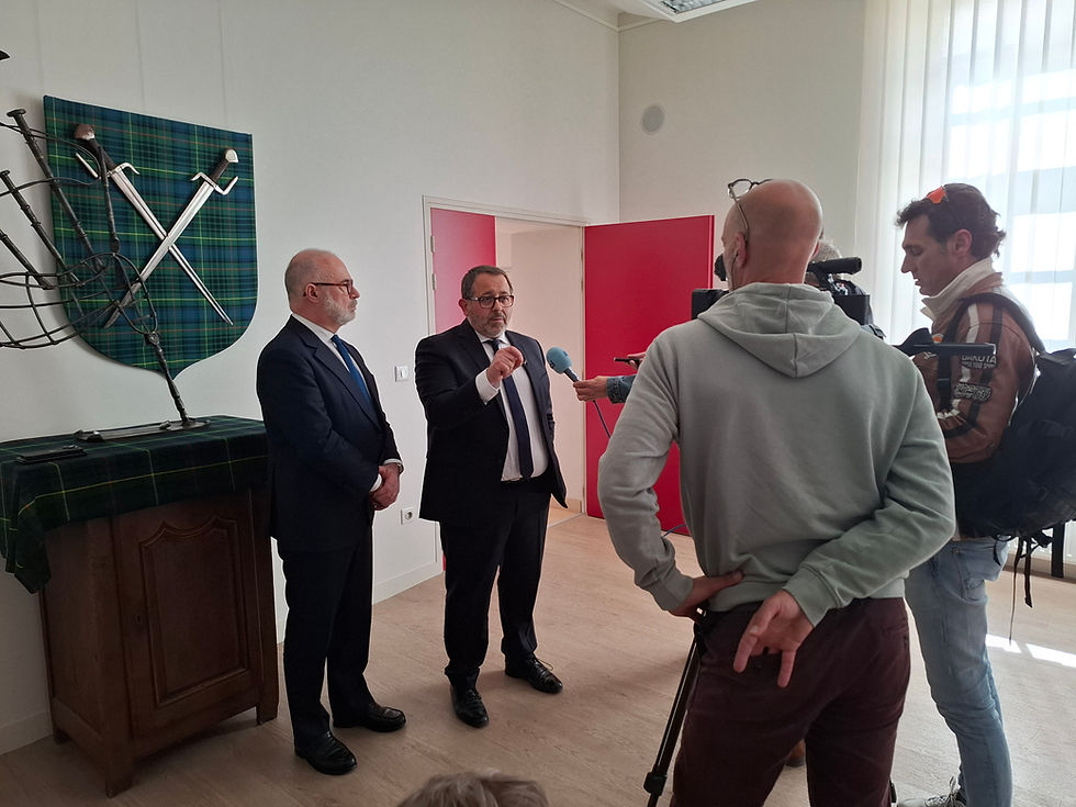 Le Préfet et le député du Cher