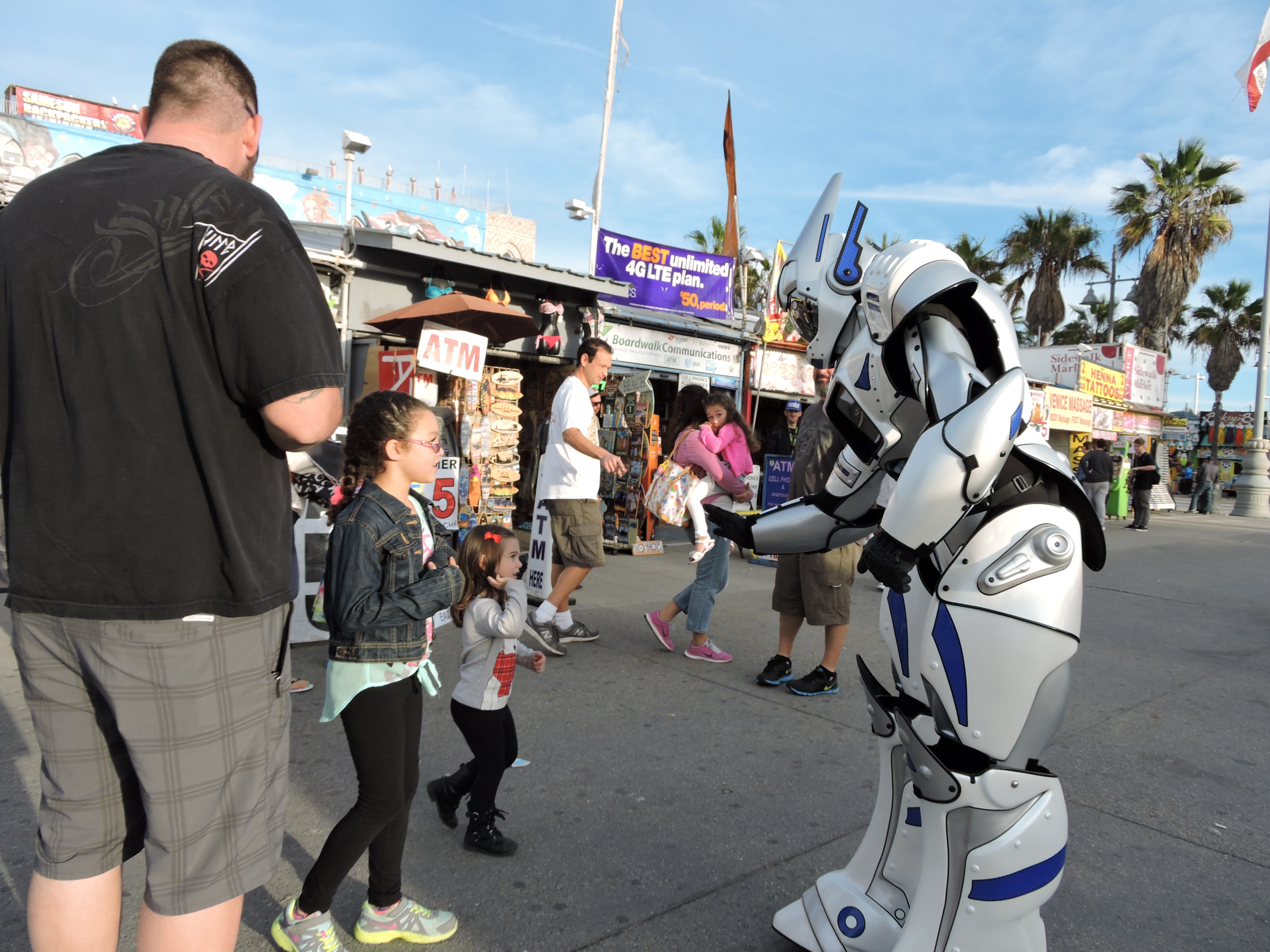 Robot entertainment. Robot entertainment