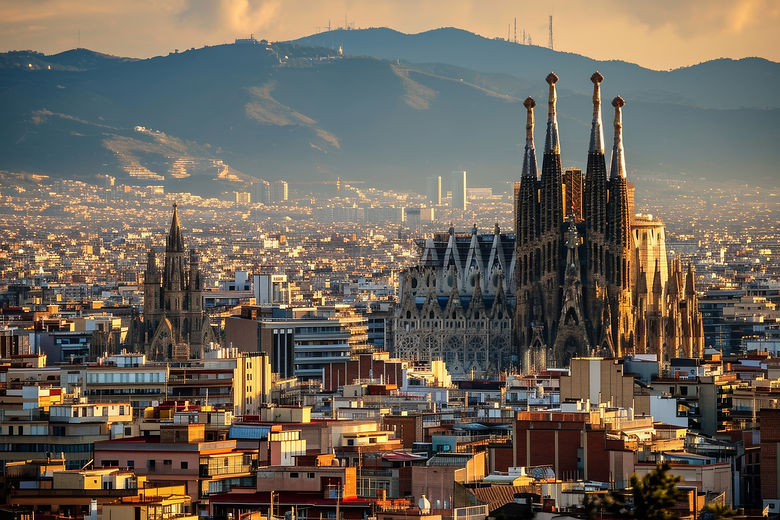 33789559_MotionElements_barcelona-skyline-featuring-sagrada-familia-ai-ge-jpeg.jpg