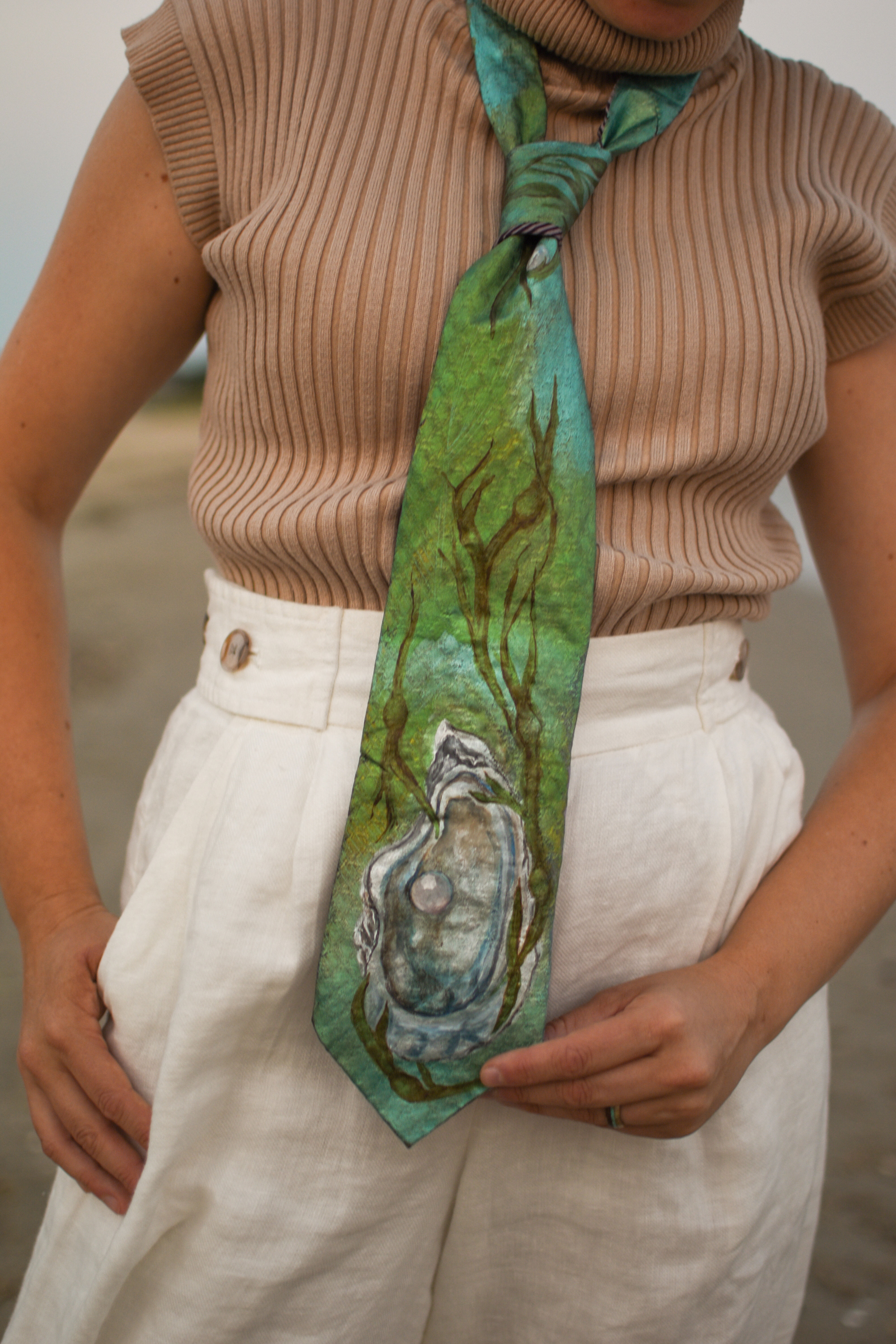 Oyster and Pearl tie