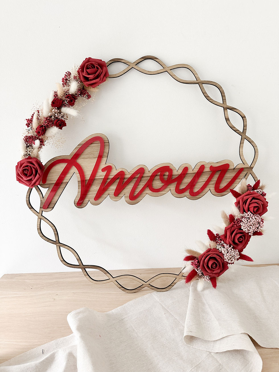 Couronne en bois personnalisée Amour