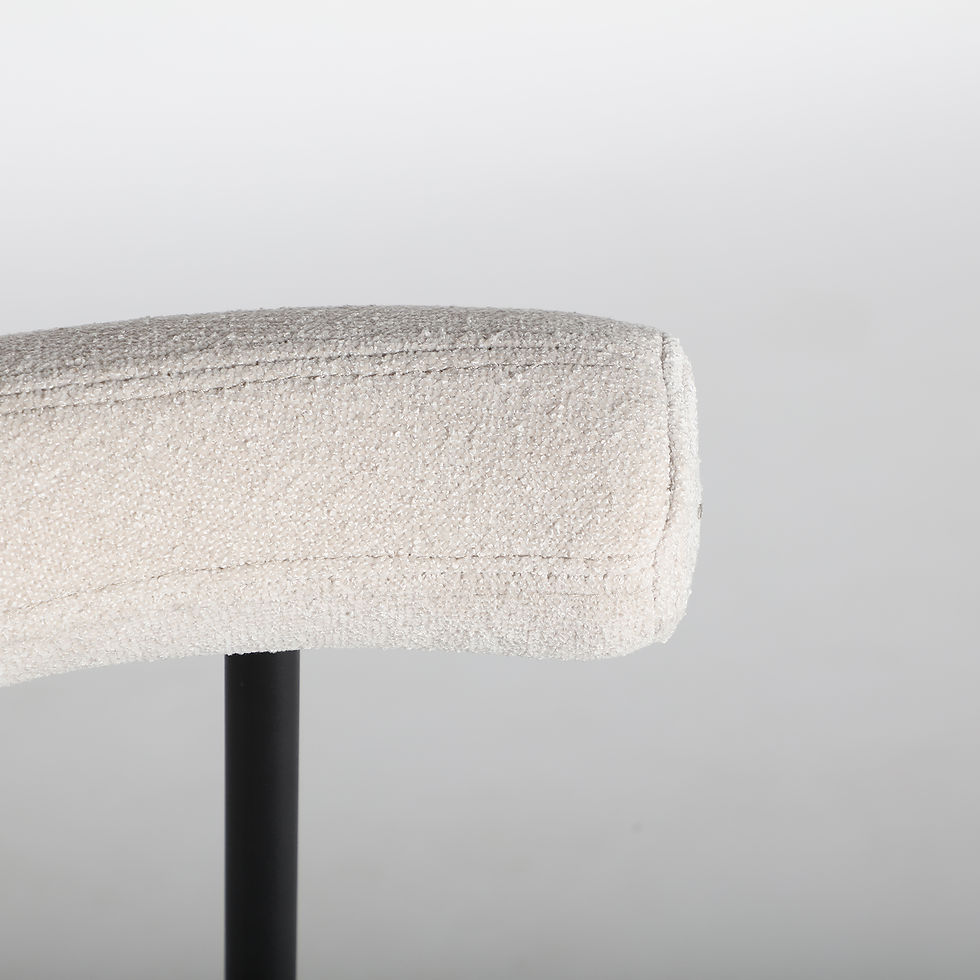 Miniature : Dossier cylindrique confortable de la chaise Breville