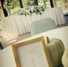 Table runner, number and pumkins