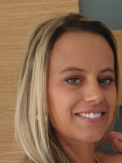 Alexandra, médium qui vous aidera à débloquer vos énergies Karmique. 