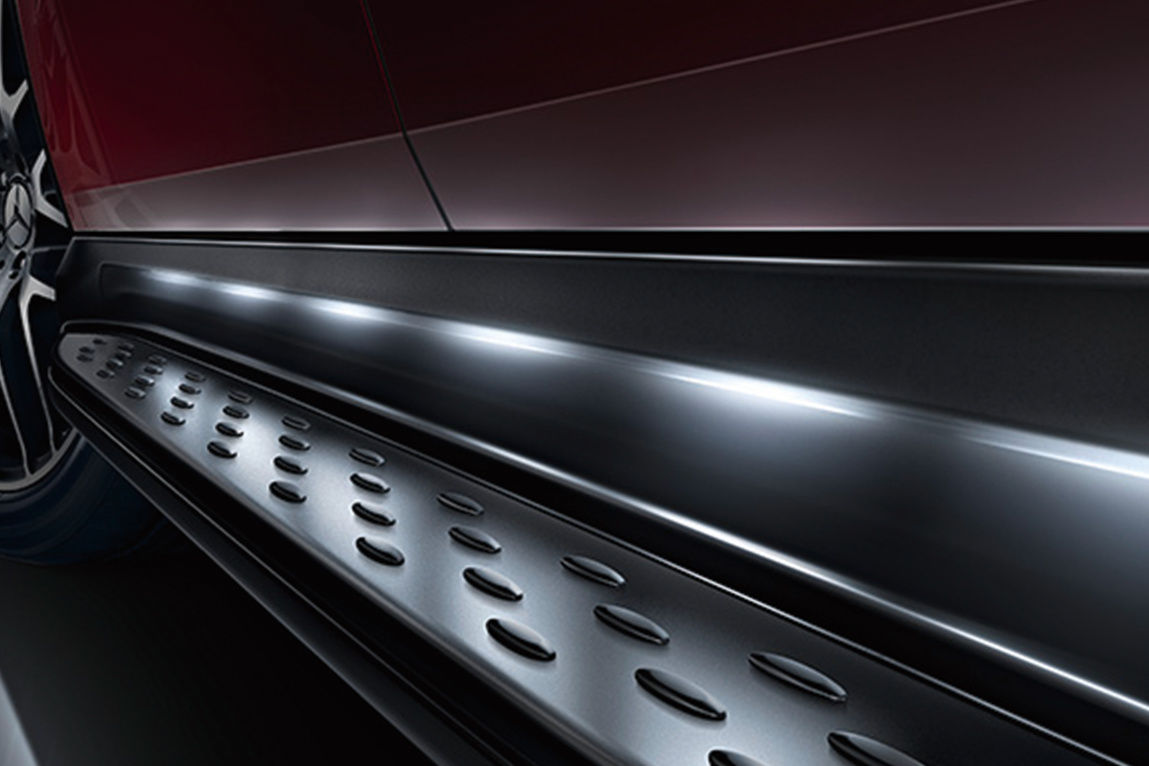 X166 GL63 LEDイルミネーション付 ランニングボード