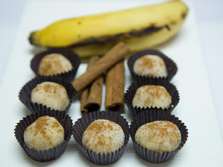 Brigadeiro de banana com cacau em pó