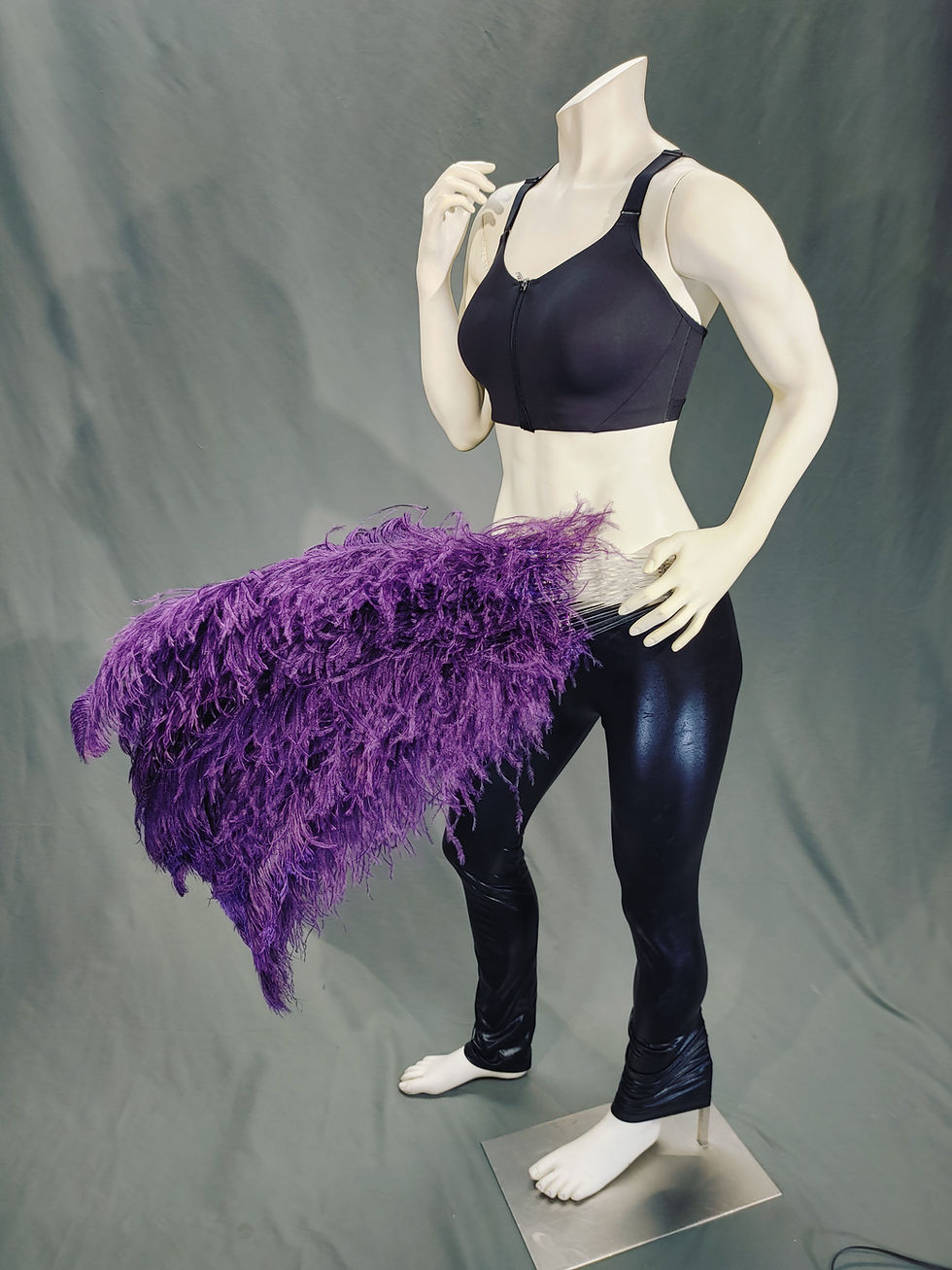 Thumbnail: Collapsible Ostrich Feather Fan