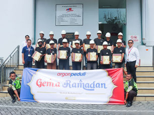 Argon Peduli Distributes Ramadan Assistance to Dock Workers and Communities Around NDC Cikarang