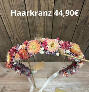 Wunderschöne handgefertigte Haarkränze für jeden Anlass .In vielen Farbvarianten erhältlich.