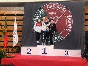 Povoense Beatriz Meleiro é campeã nacional de karaté